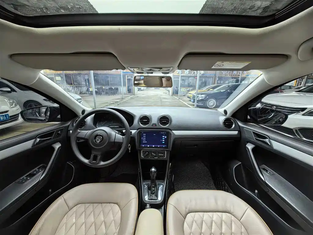 VOLKSWAGEN JETTA 2015