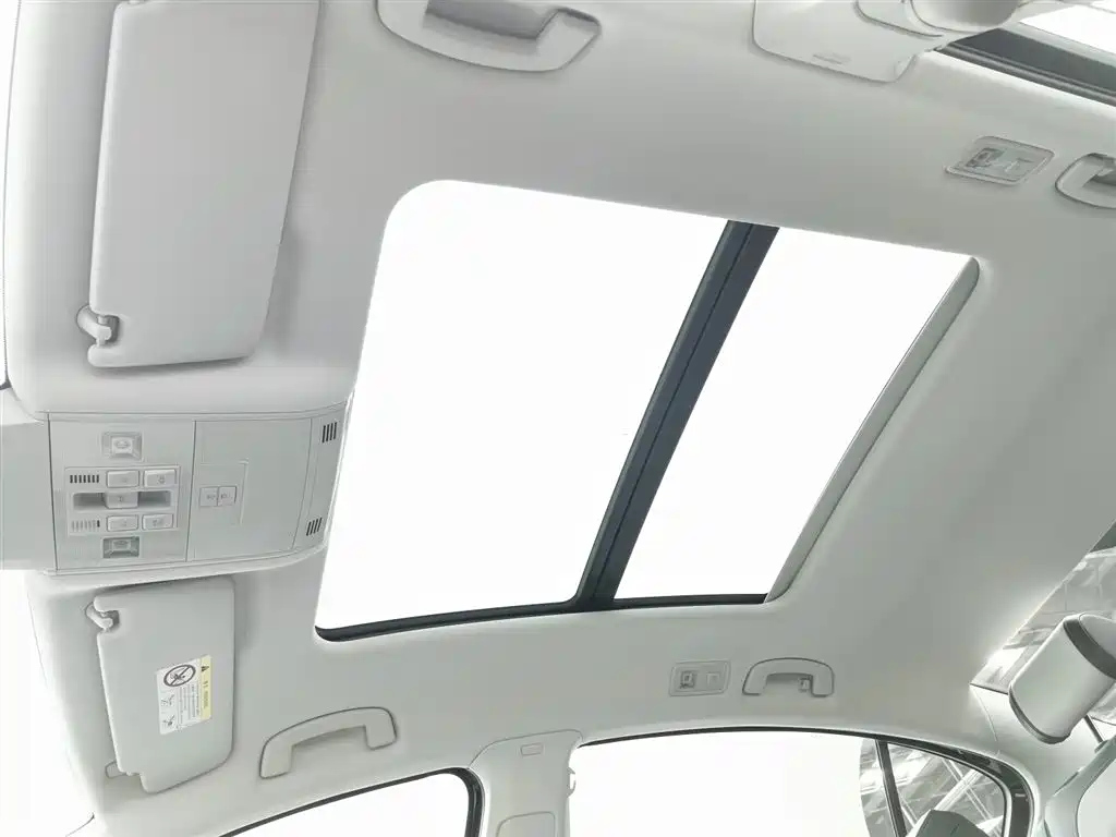 VOLKSWAGEN MAGOTAN 2023