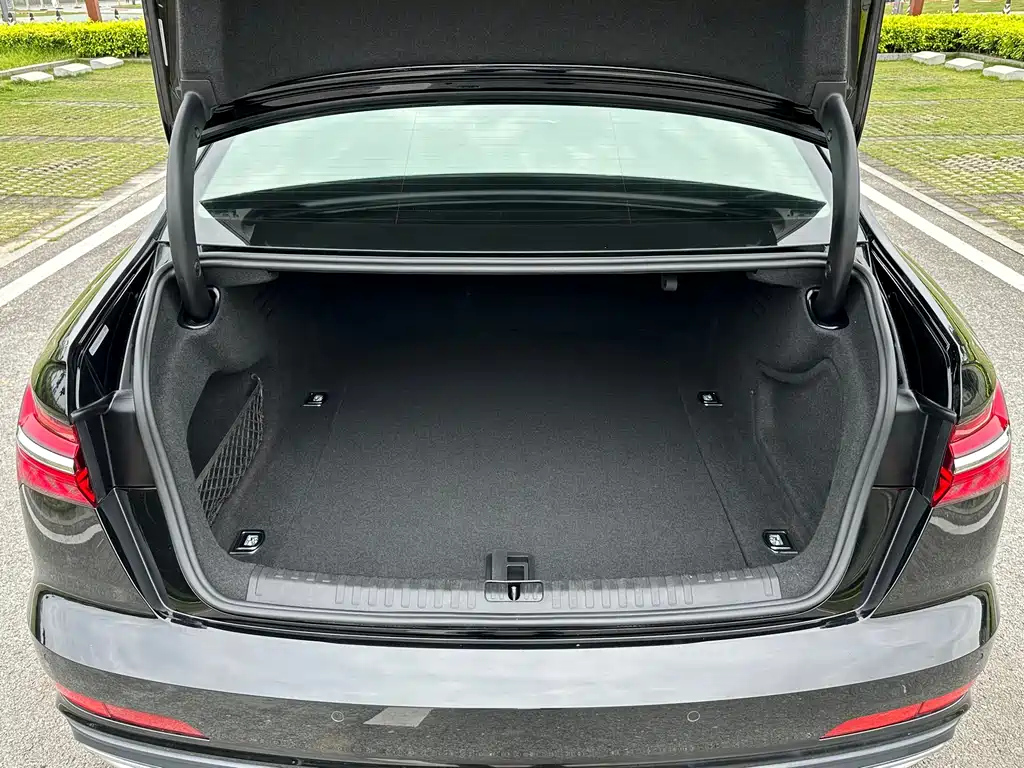 AUDI A6L 2020