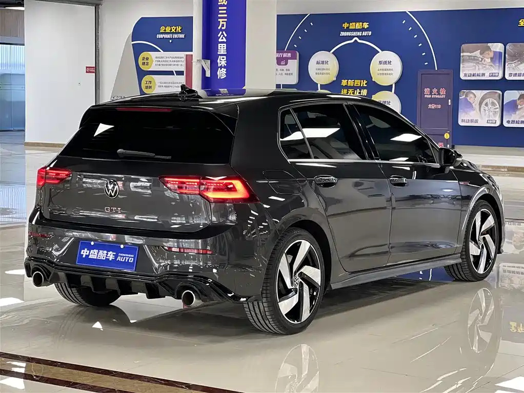VOLKSWAGEN GOLF 2022
