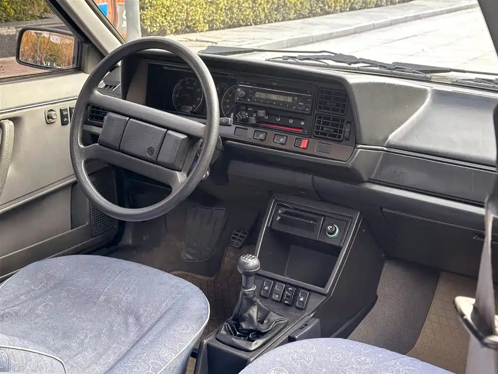 VOLKSWAGEN SANTANA CLASSIC 2010