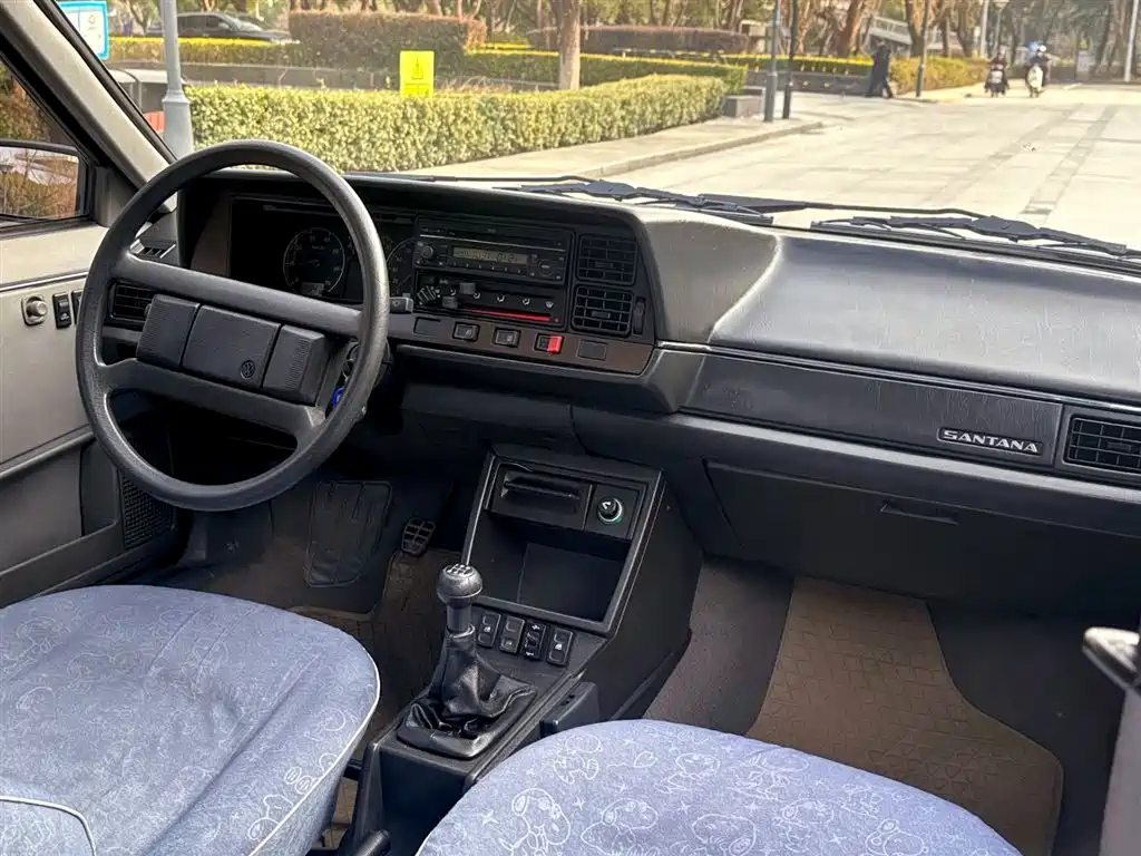 VOLKSWAGEN SANTANA CLASSIC 2010