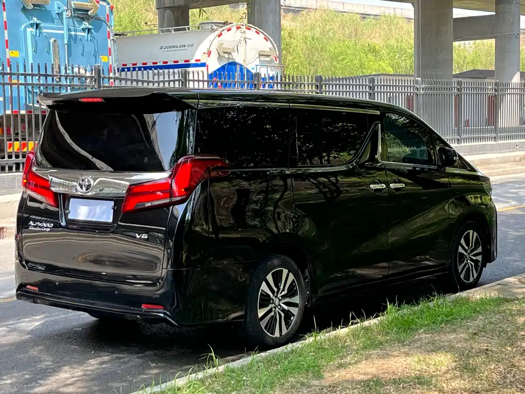 TOYOTA ALPHARD 2019
