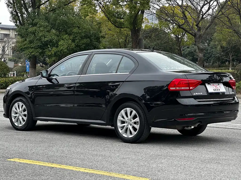 VOLKSWAGEN LAVIDA 2016