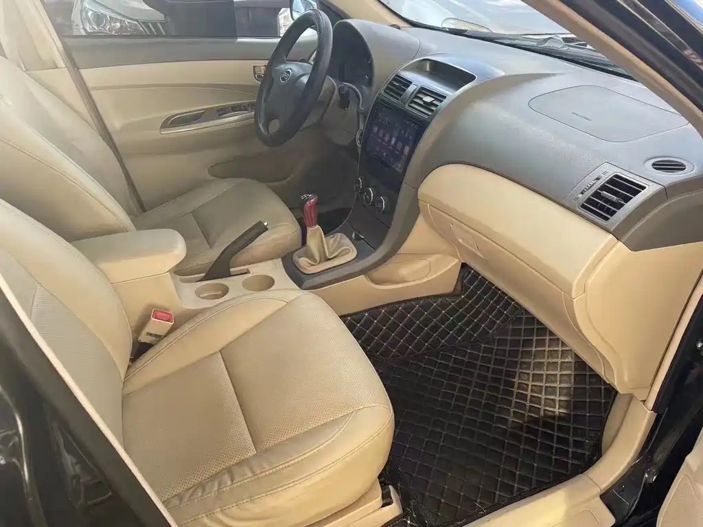 BYD L3 2013
