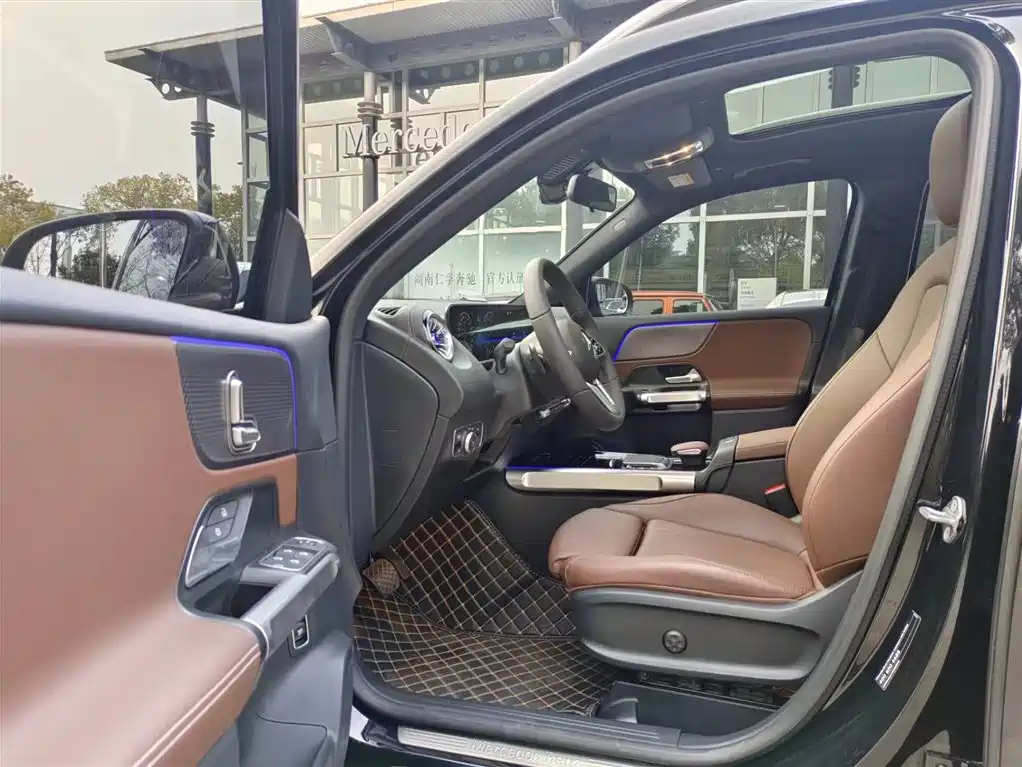 MERCEDES BENZ GLB 2023