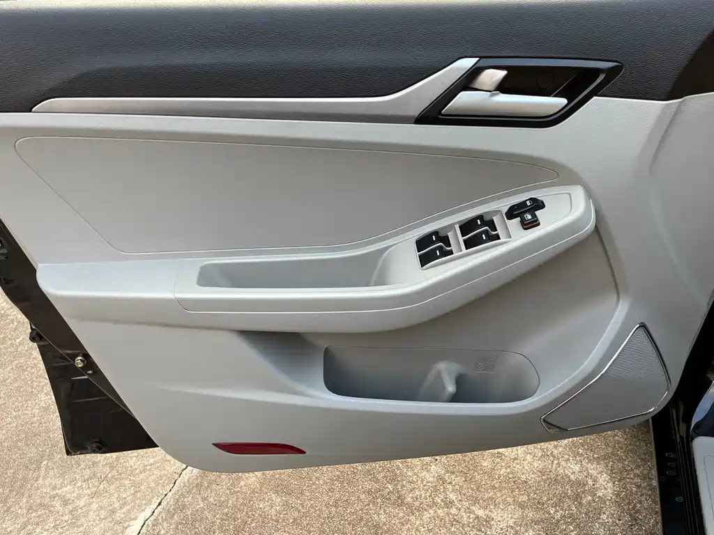 GEELY AUTO VISION 2015