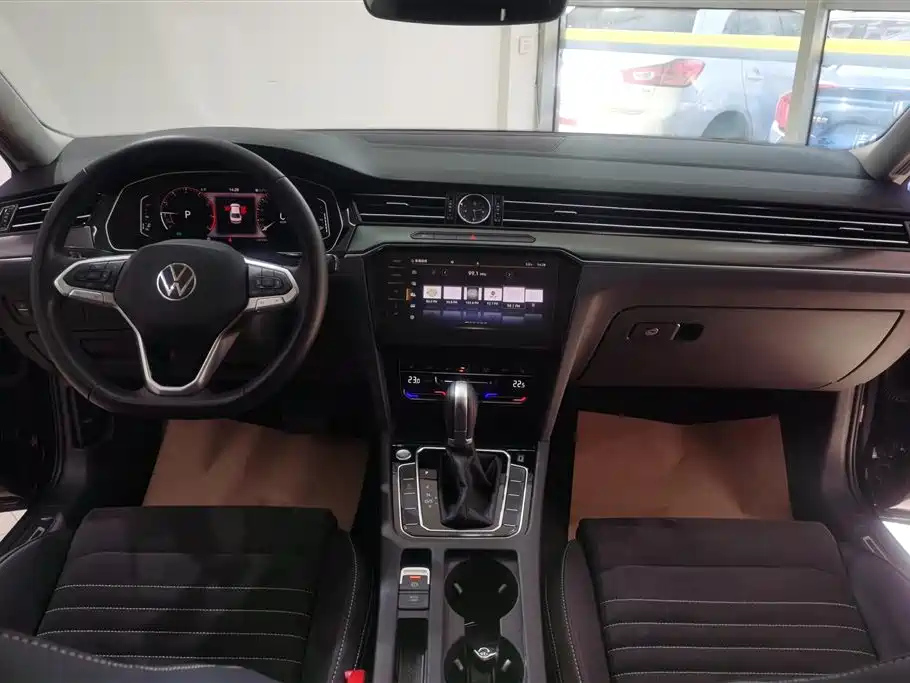 VOLKSWAGEN MAGOTAN 2022
