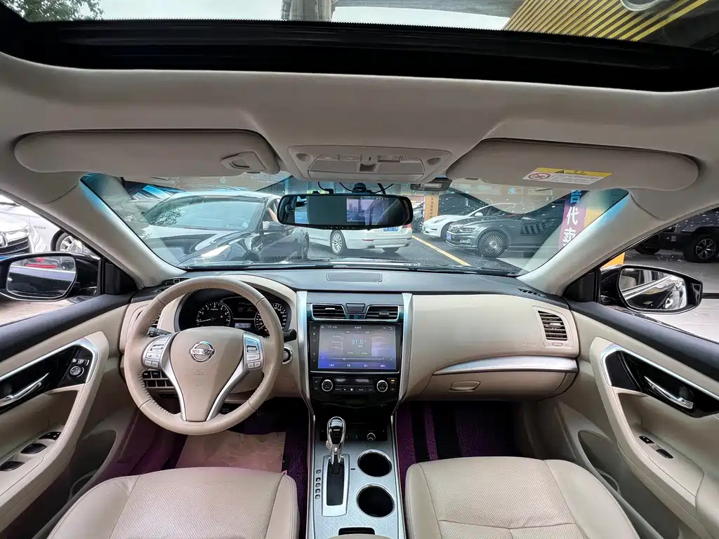 NISSAN TEANA 2018
