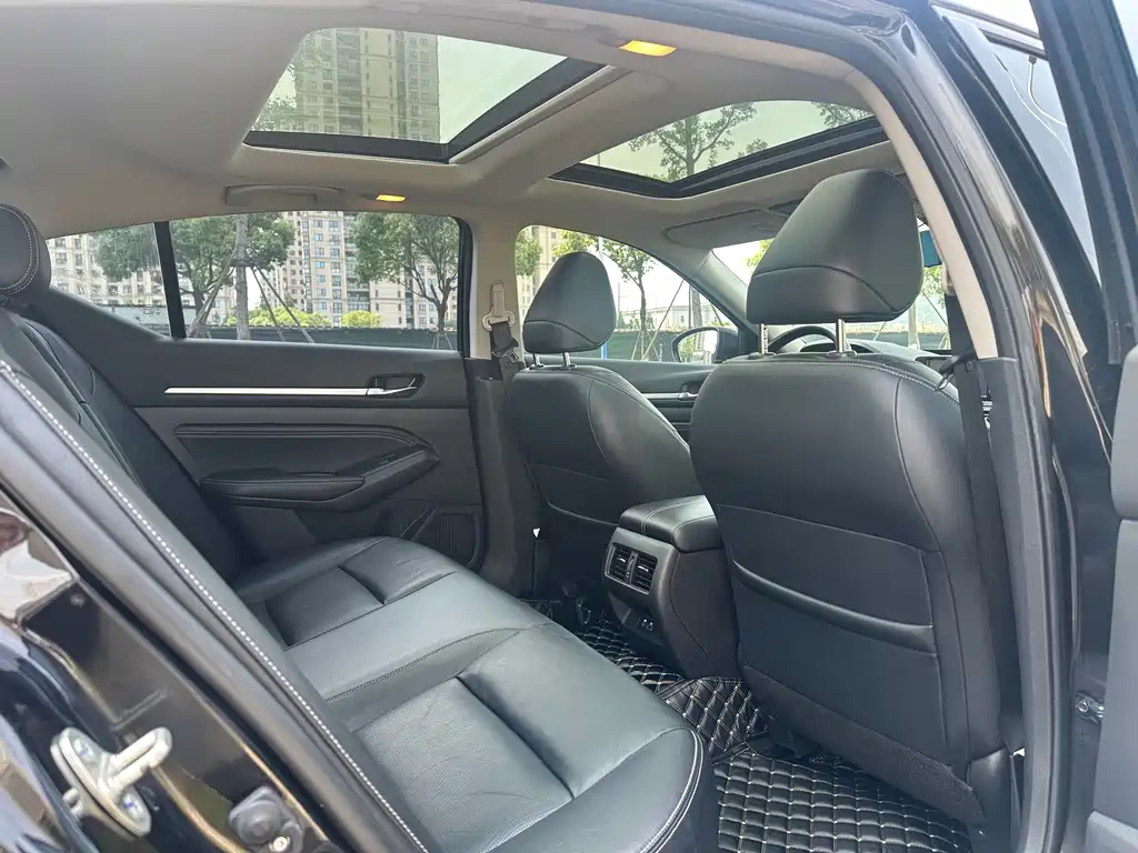 NISSAN TEANA 2019