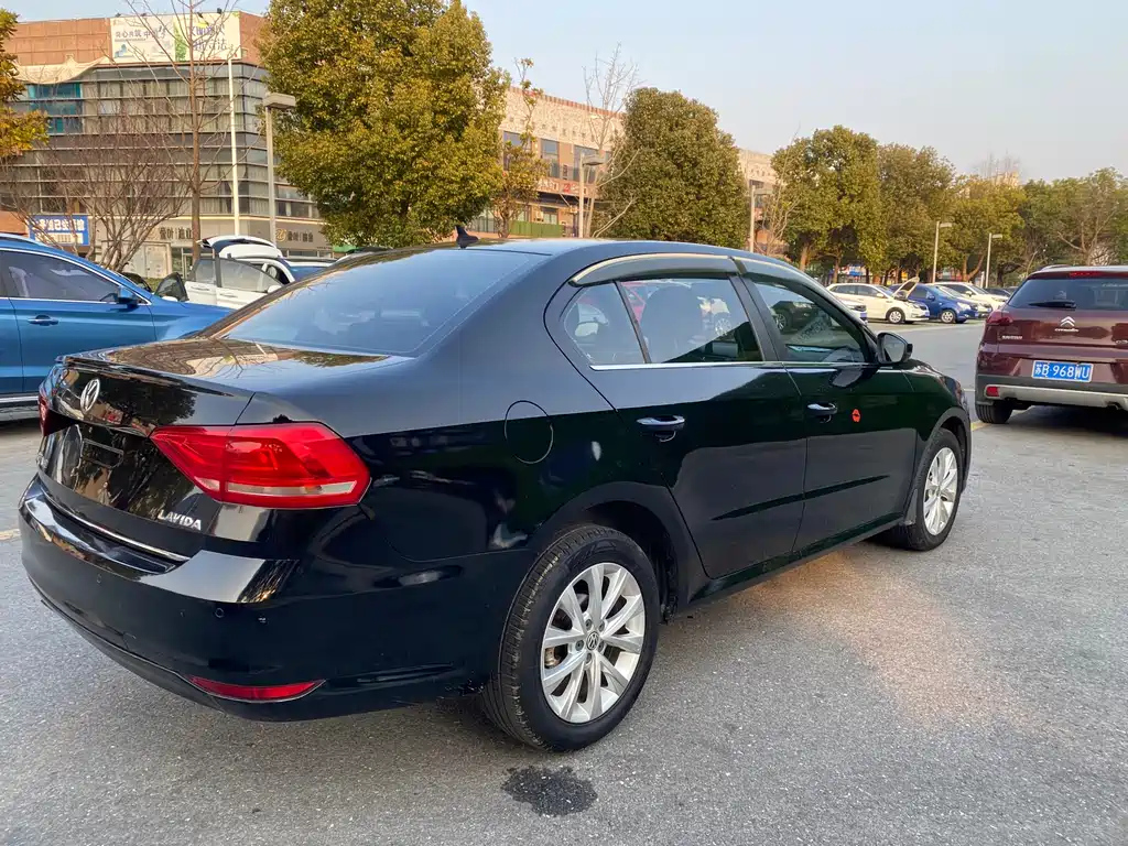VOLKSWAGEN LAVIDA 2018