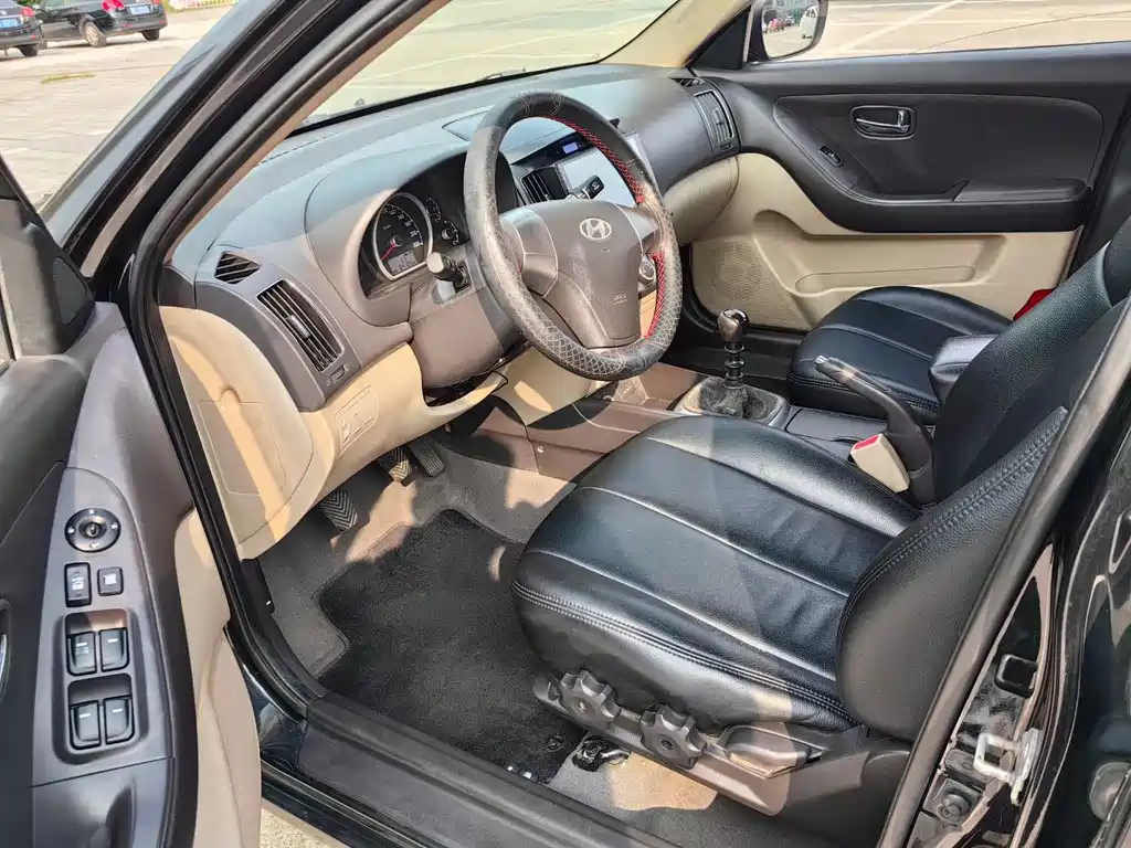 HYUNDAI CELESTA 2011