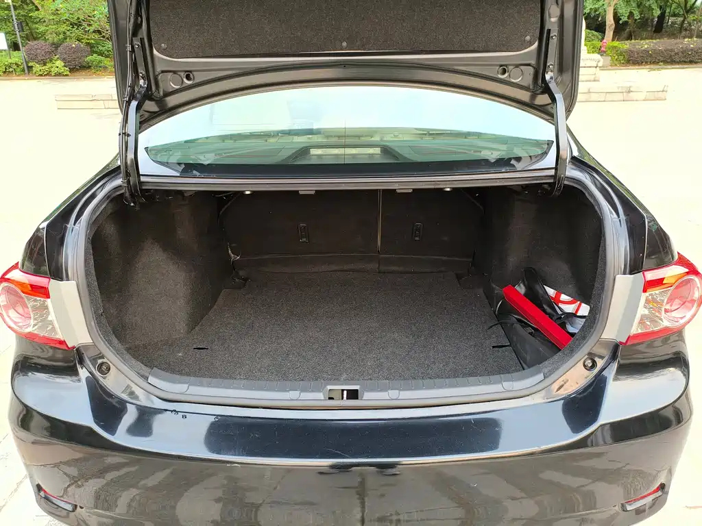 TOYOTA COROLLA 2013
