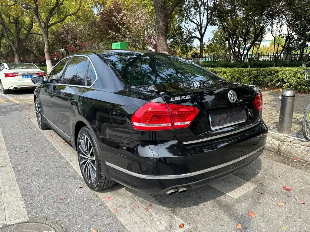 VOLKSWAGEN PASSAT 2015
