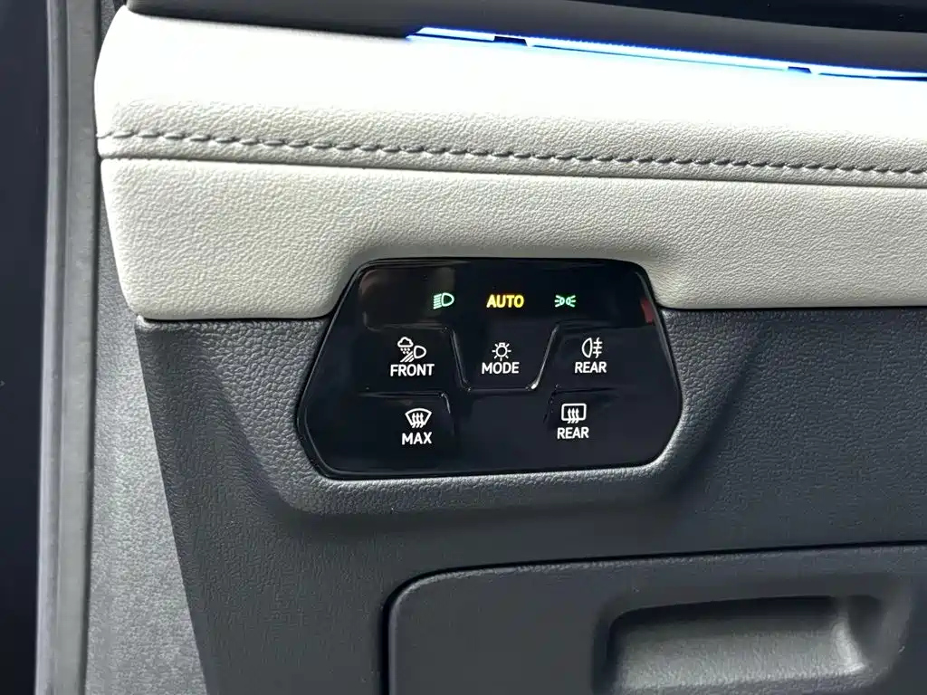 VOLKSWAGEN TOURAN 2022