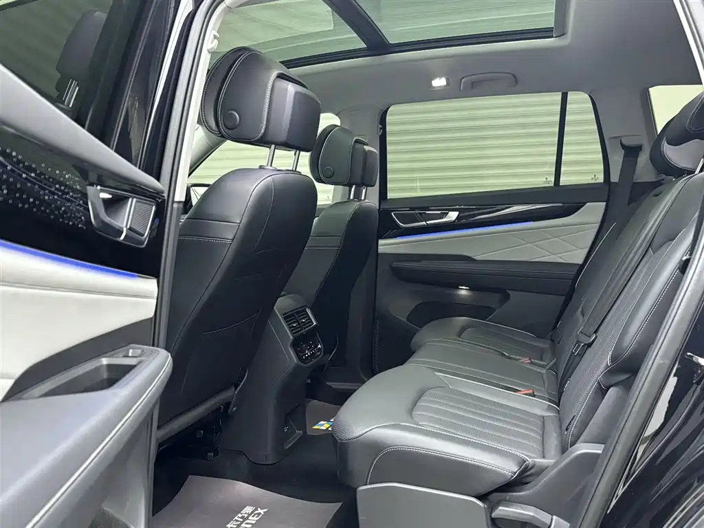 VOLKSWAGEN TOURAN 2022