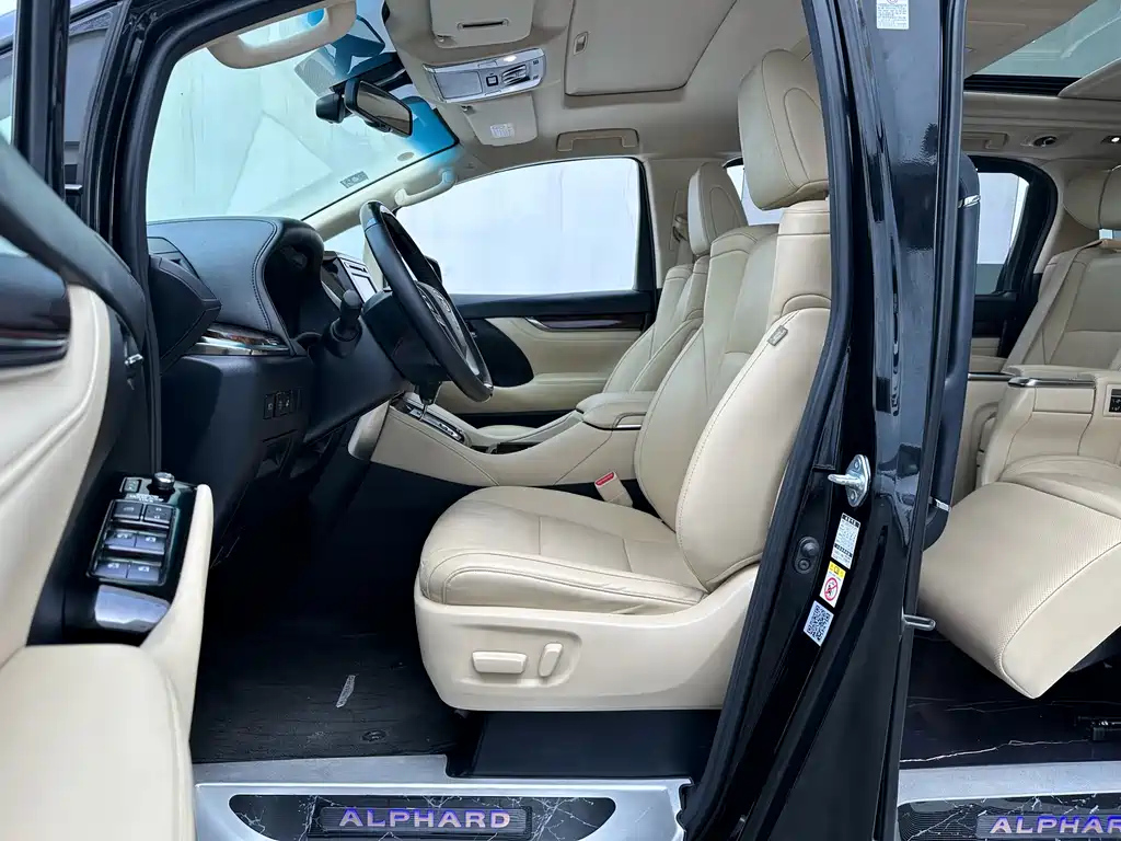 TOYOTA ALPHARD 2018