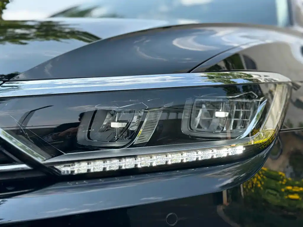VOLKSWAGEN MAGOTAN 2020