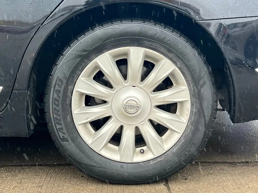 NISSAN TEANA 2010