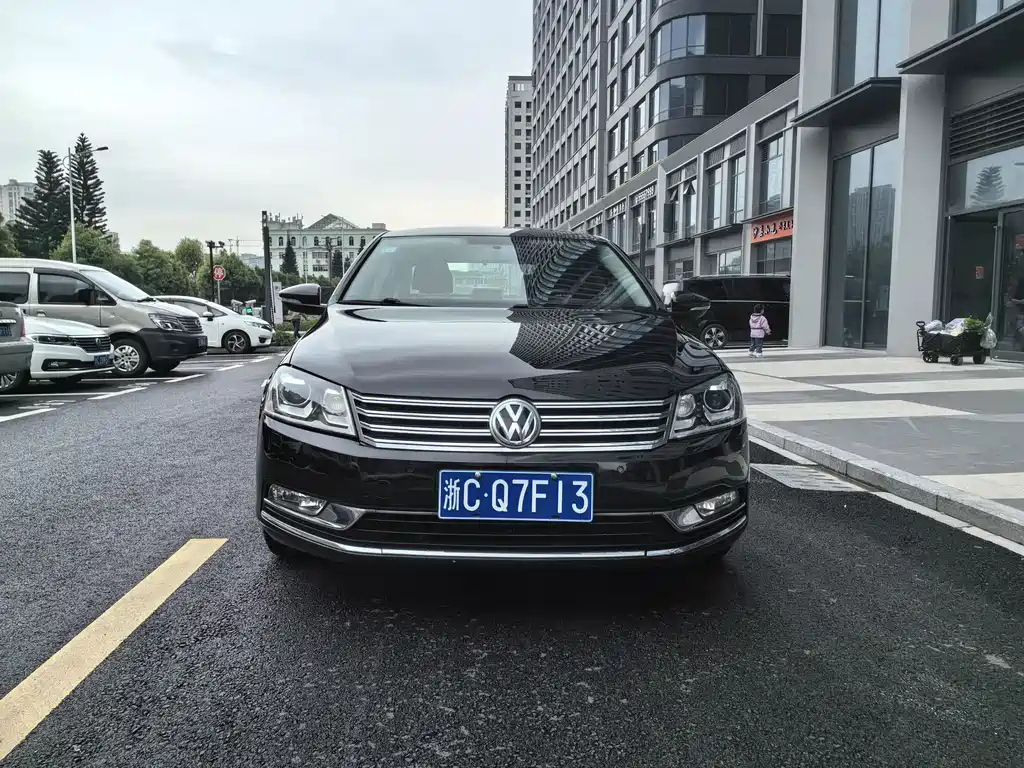 VOLKSWAGEN MAGOTAN 2014