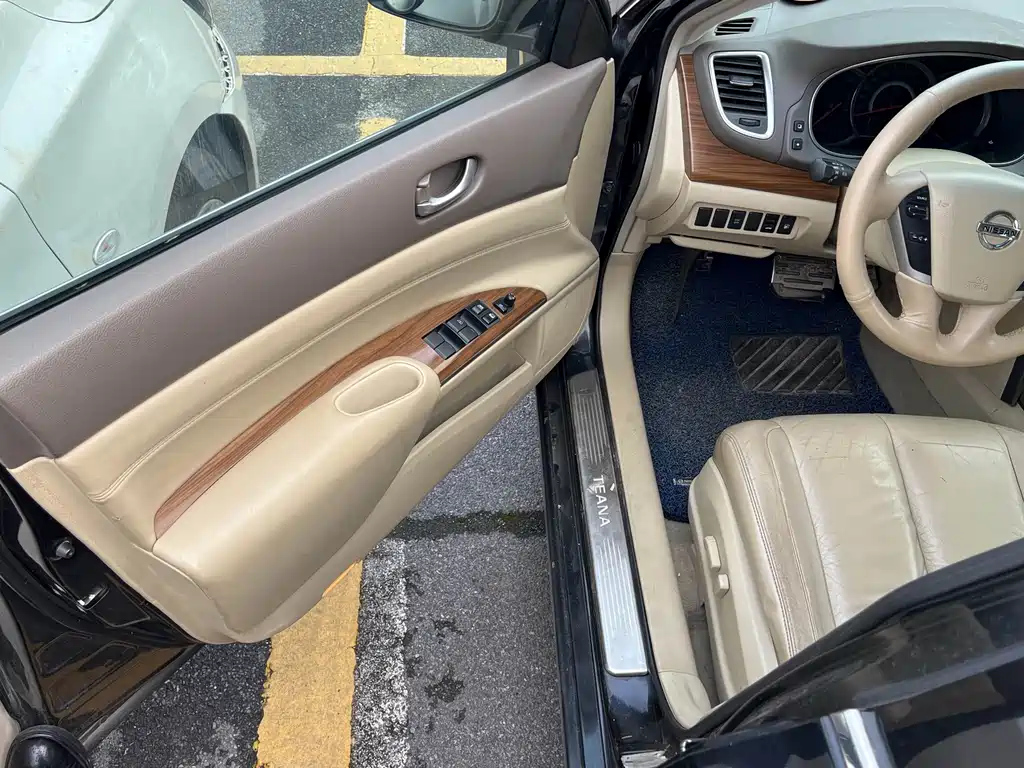 NISSAN TEANA 2012