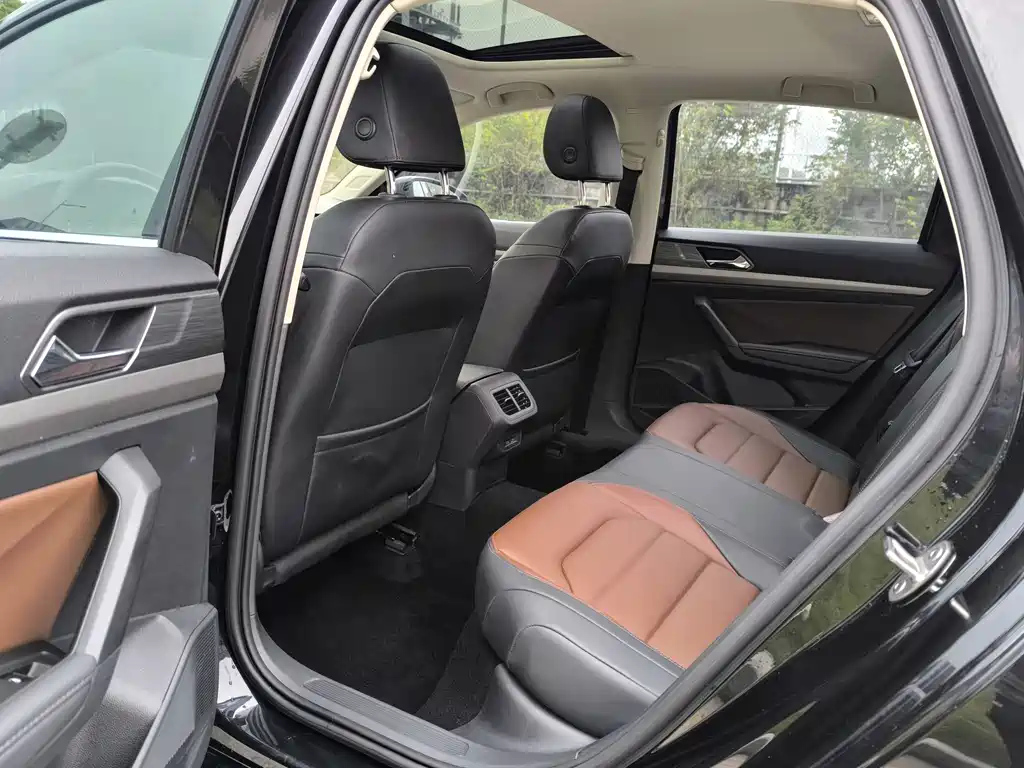 VOLKSWAGEN LAVIDA 2021