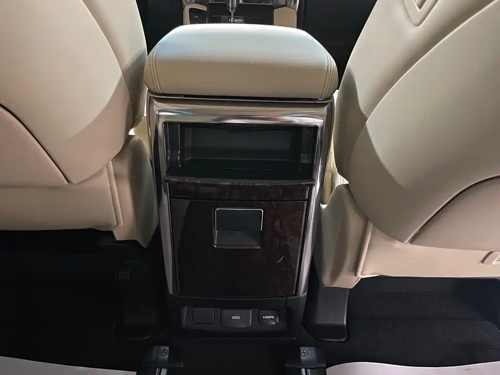 TOYOTA ALPHARD 2018