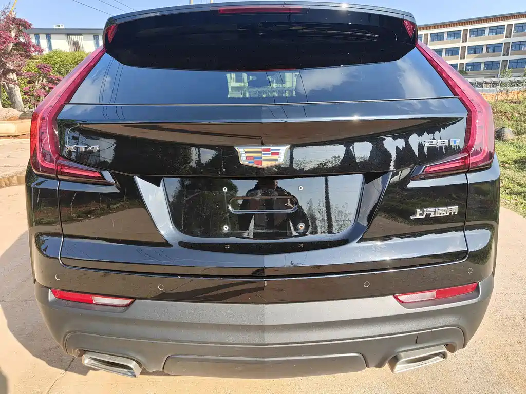 CADILLAC XT4 2023
