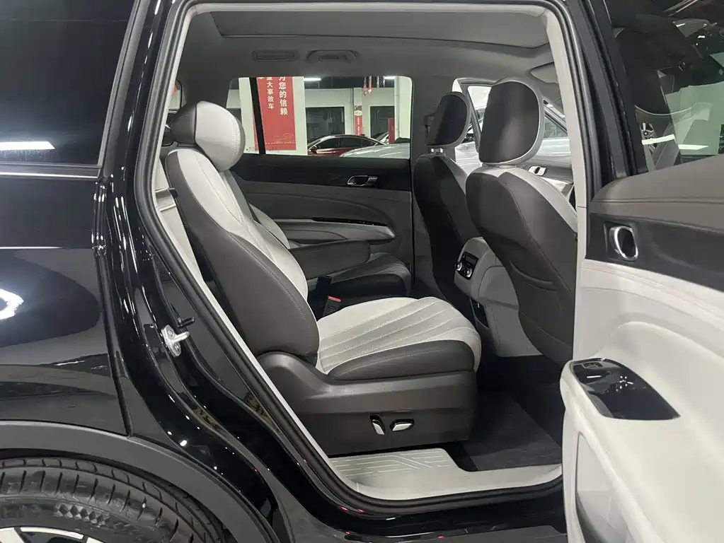 FORD EQUATOR 2023