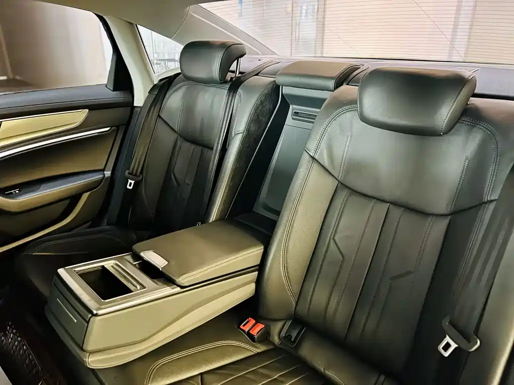 AUDI A6L 2019