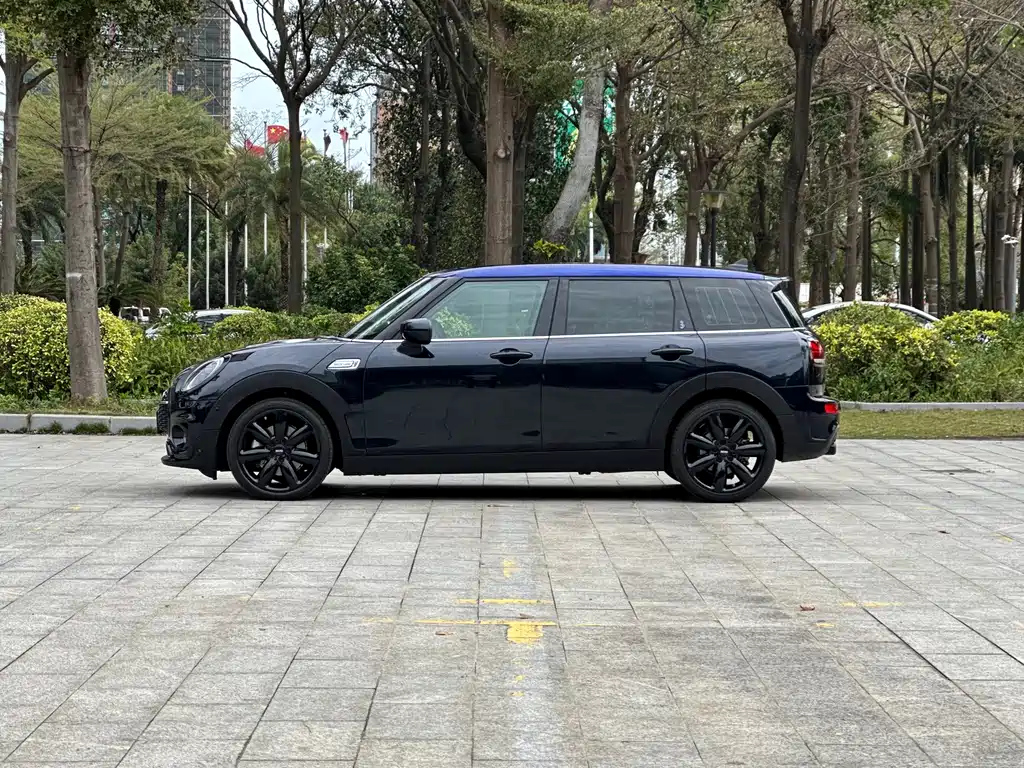 MINI CLUBMAN 2022