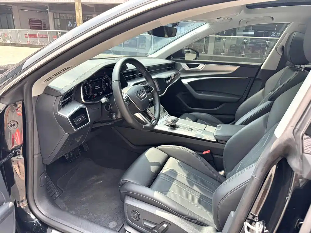 AUDI A7 2023