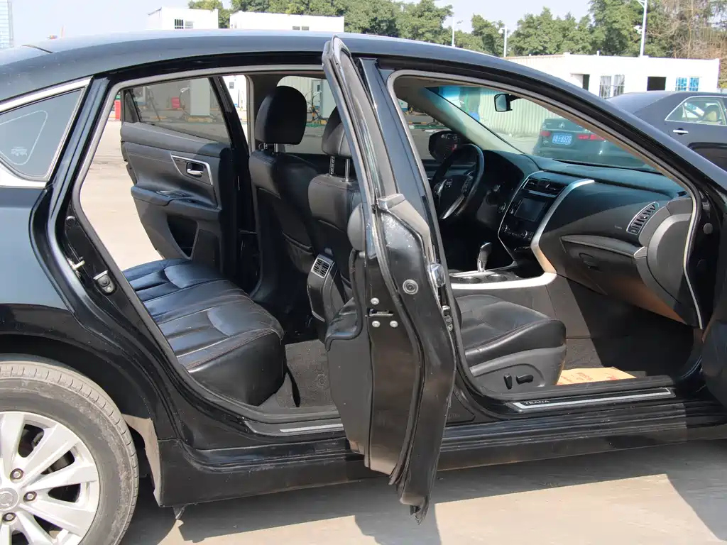 NISSAN TEANA 2018