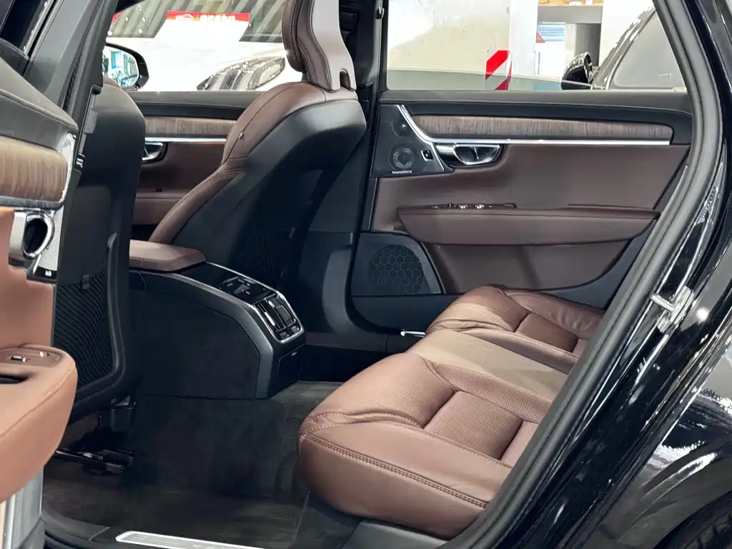 VOLVO S90 2021