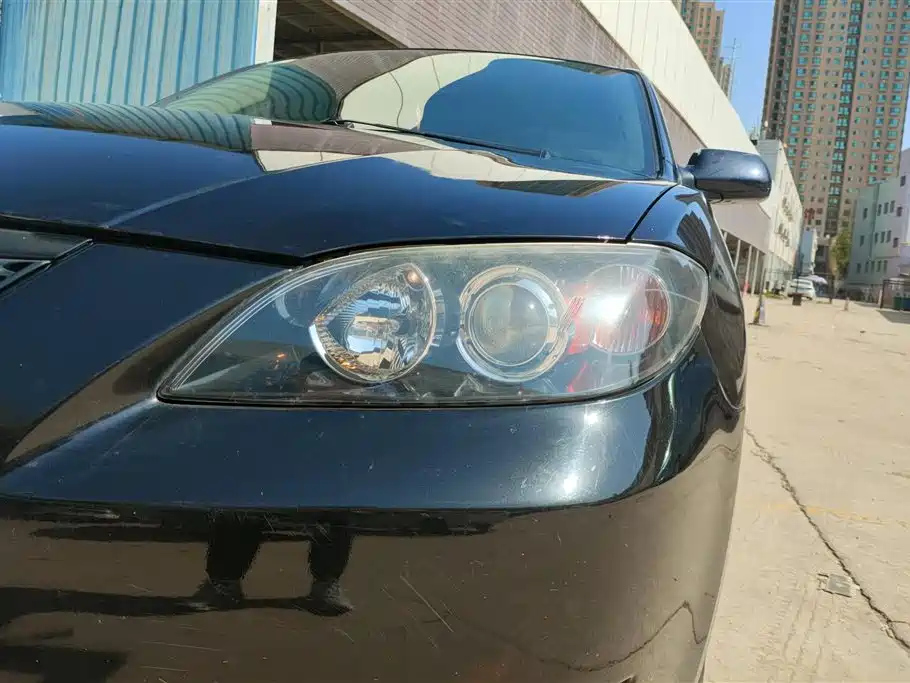 MAZDA 3 2010