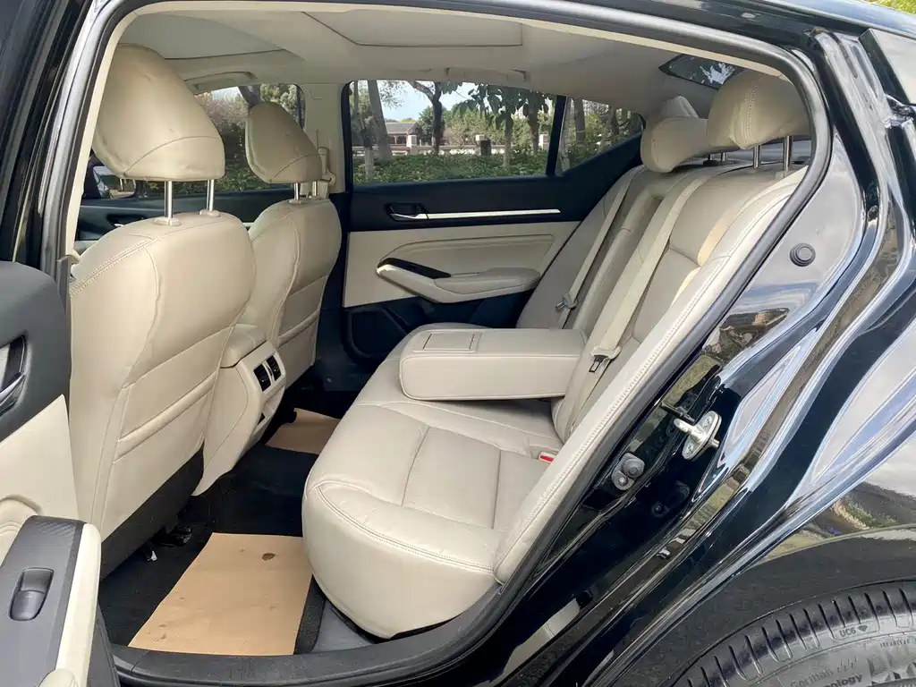 NISSAN TEANA 2019