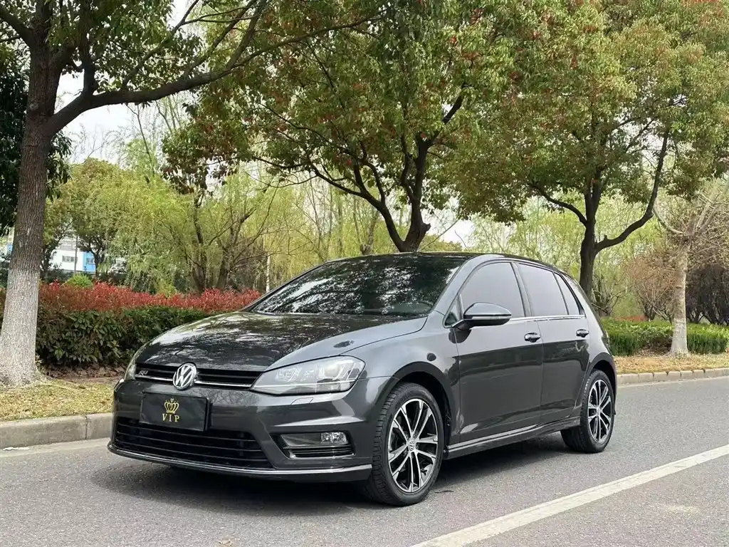 VOLKSWAGEN GOLF 2016