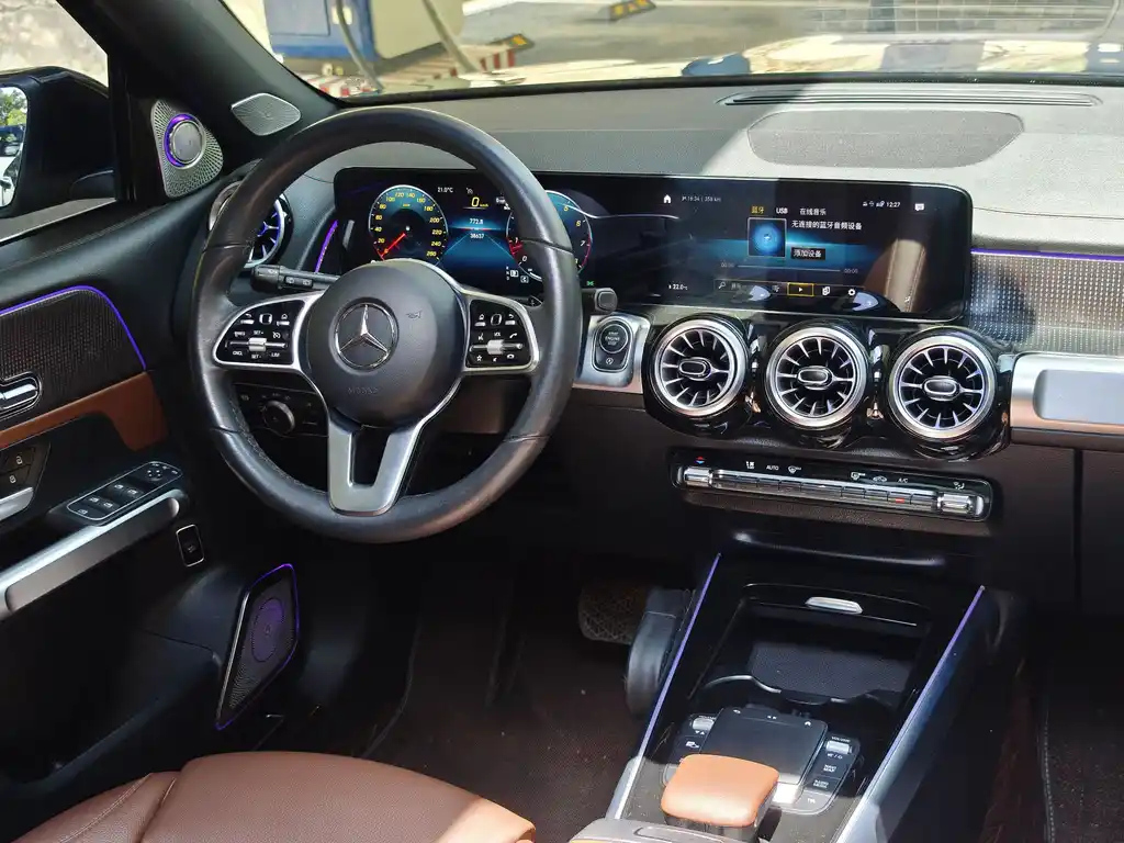MERCEDES BENZ GLB 2023