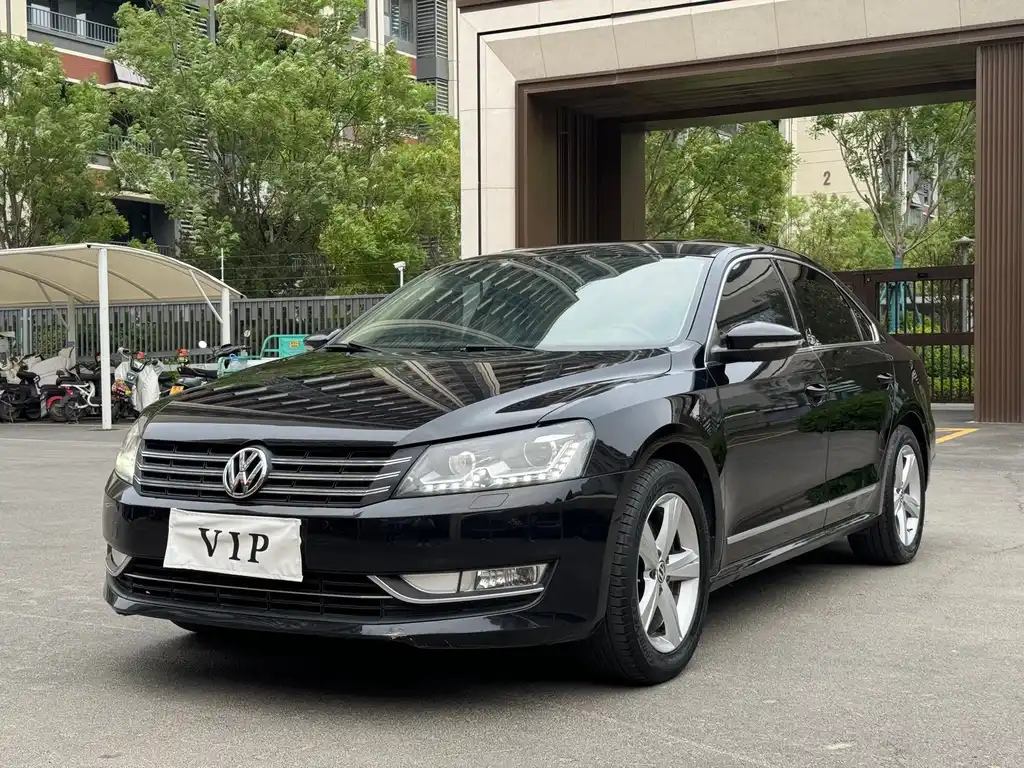 VOLKSWAGEN PASSAT 2014