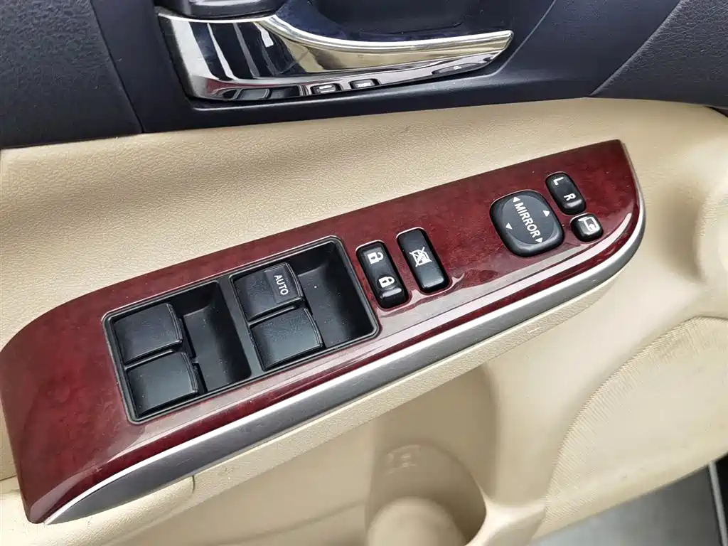 TOYOTA CAMRY 2013