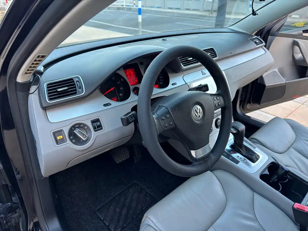 VOLKSWAGEN MAGOTAN 2011