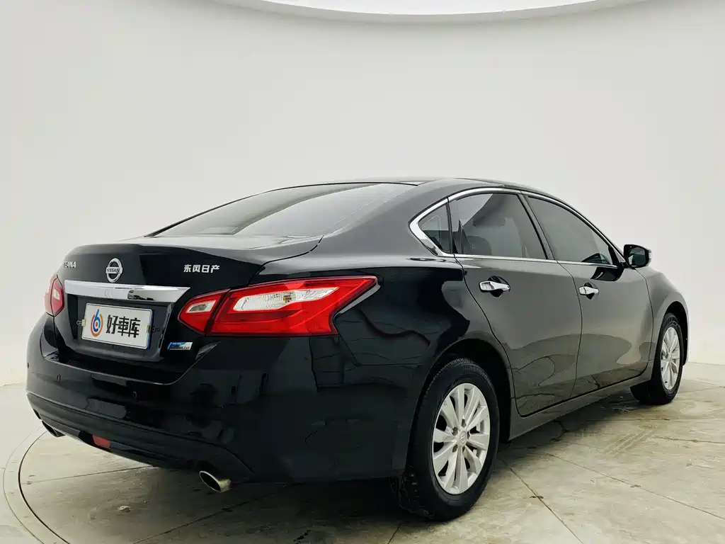 NISSAN TEANA 2018