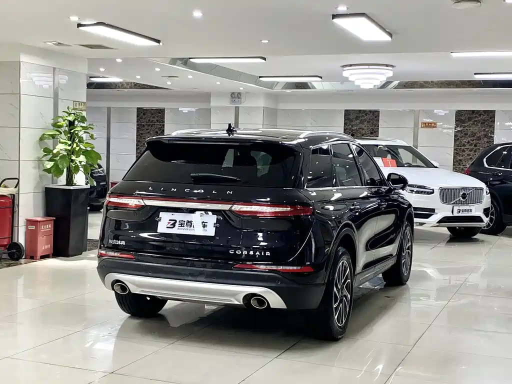 LINCOLN ADVENTURER 2022