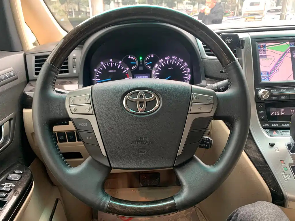 TOYOTA ALPHARD 2012