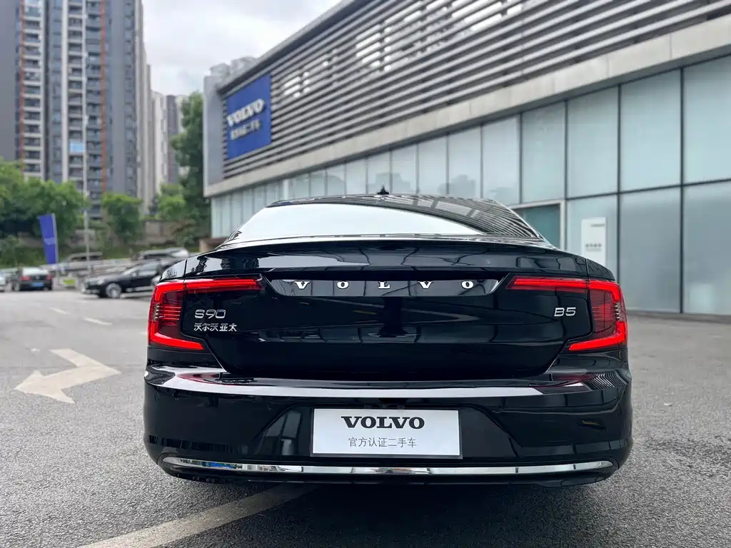 VOLVO S90 2022