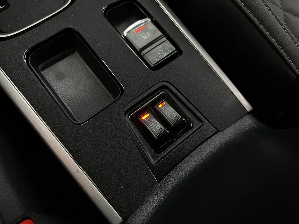 MITSUBISHI OUTLANDER 2022