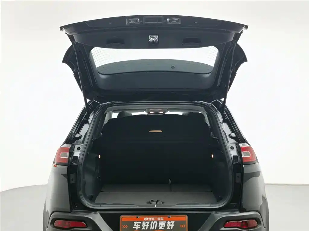 JEEP CHEROKEE 2019