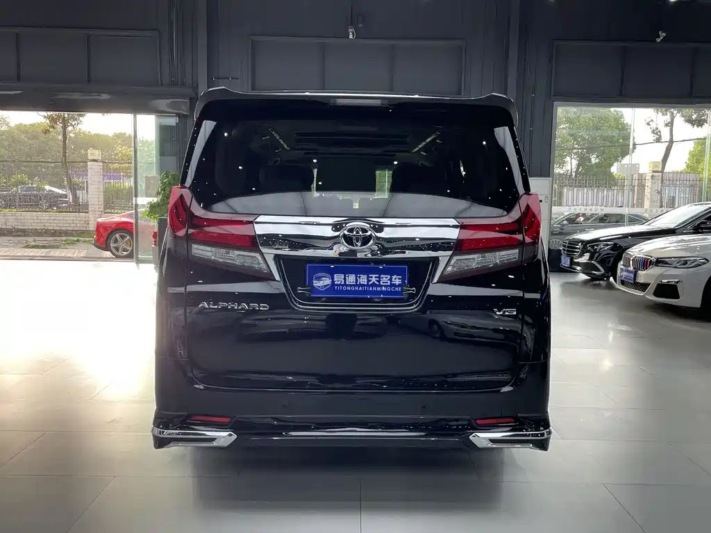 TOYOTA ALPHARD 2016