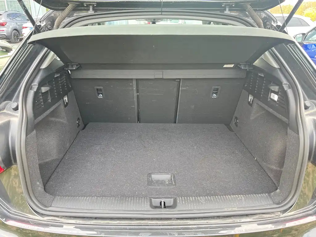 AUDI Q2L 2023