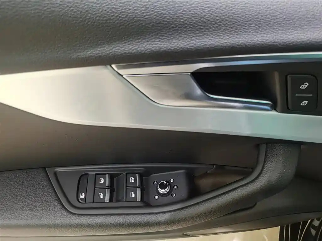 AUDI A4L 2022